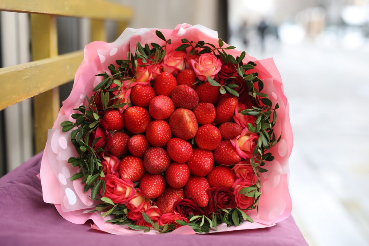Букет с клубникой