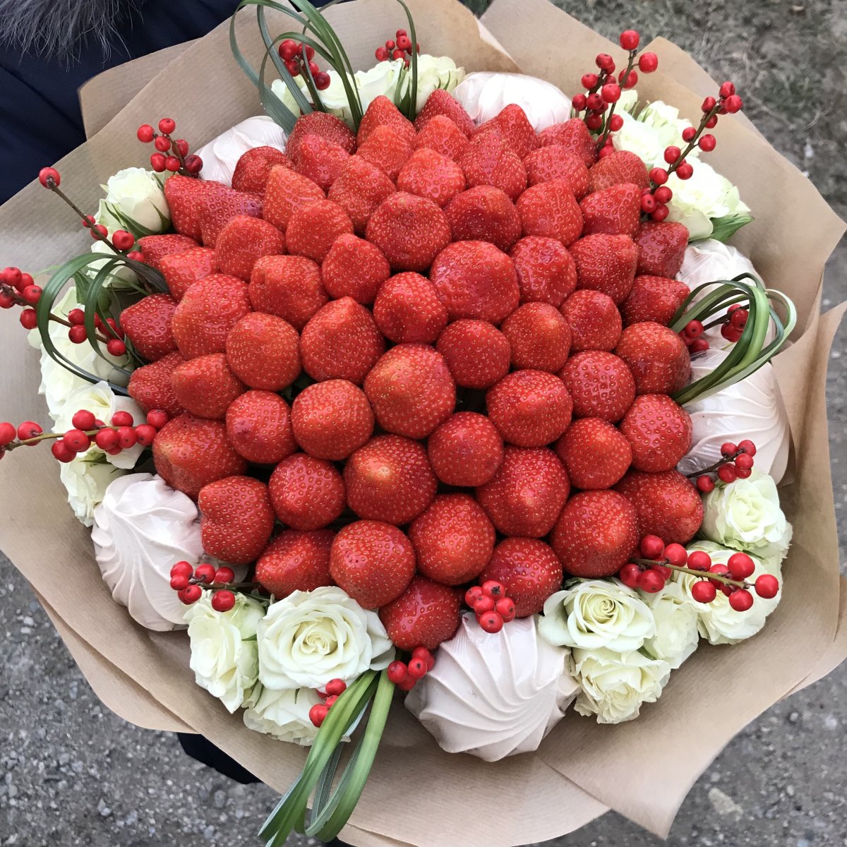Клубничный букет